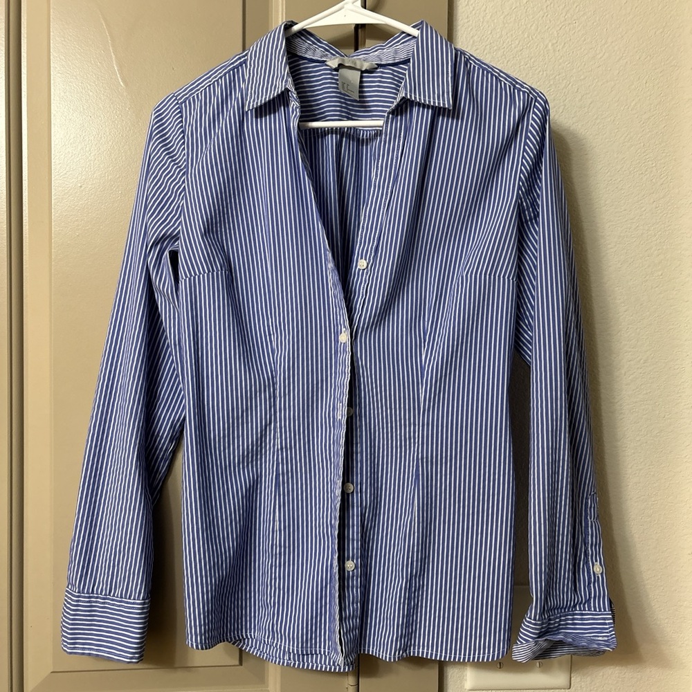 H&M Women’s button down shirt